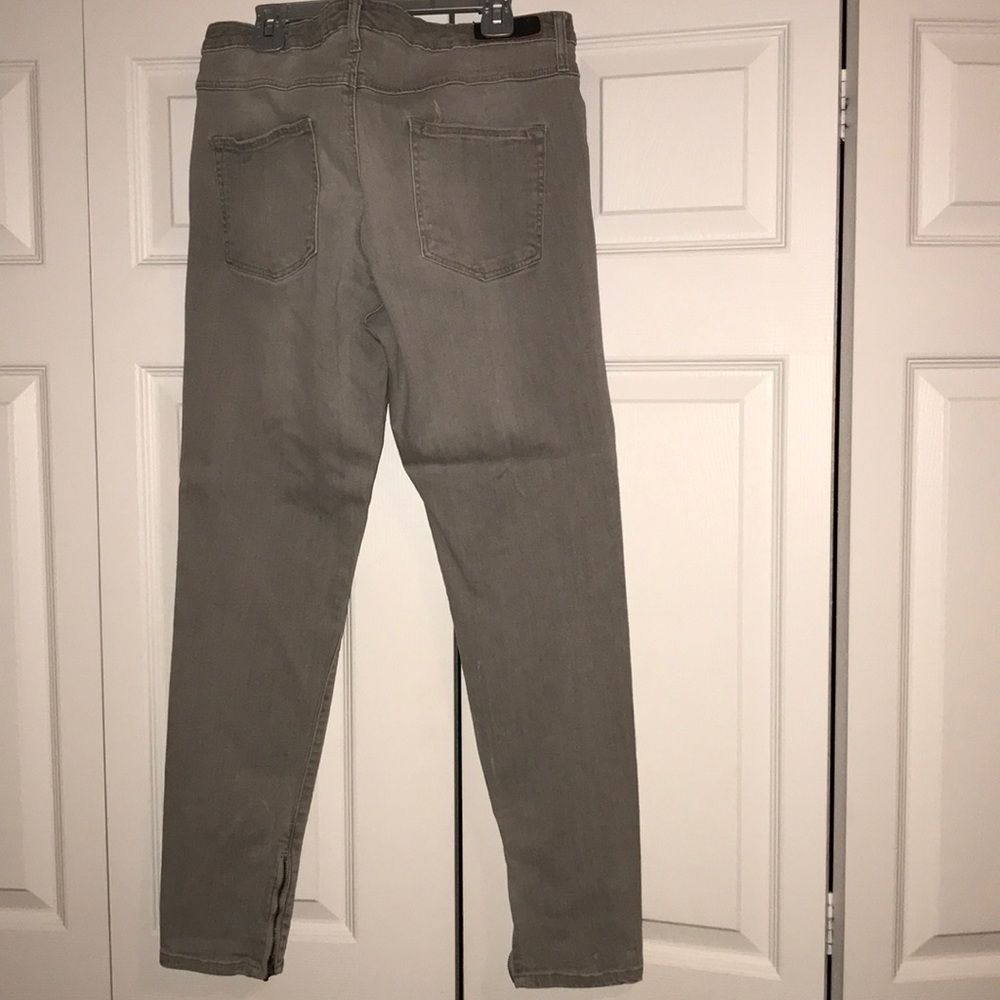 Jeans - Picture 3 of 3